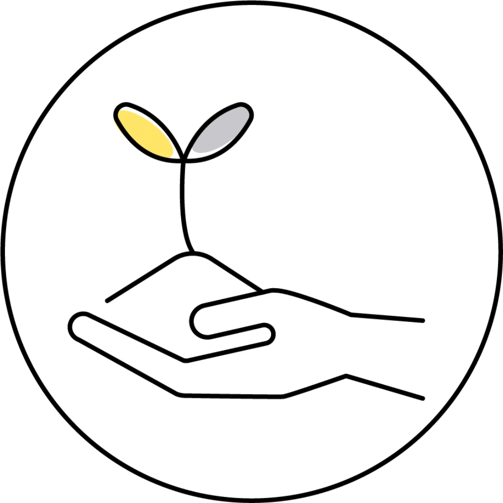 איור בקו מתאר של יד אוחז ברגב אדמה עם צמח קטן וצבעי רקע של אפור וצהוב